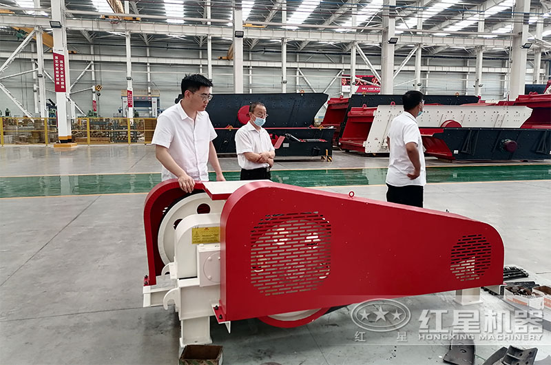 對(duì)輥式破碎機(jī) 對(duì)輥式破碎機(jī)