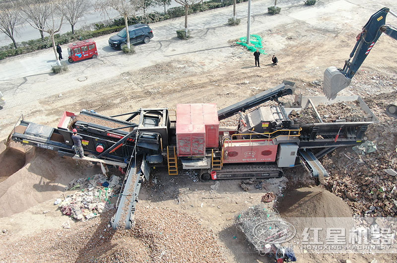 建筑垃圾移動破碎現(xiàn)場