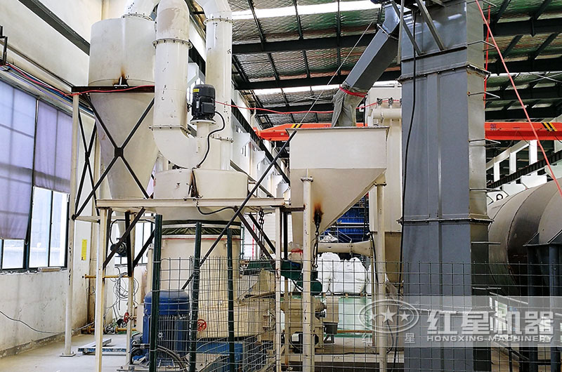 超細(xì)磨粉機現(xiàn)場 超細(xì)磨粉機現(xiàn)場