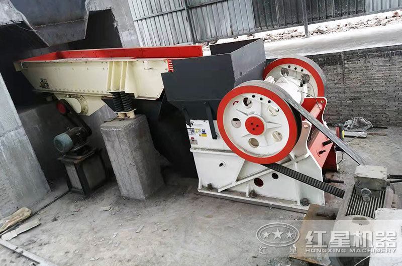 900x1200鄂破機(jī)作業(yè)現(xiàn)場(chǎng)實(shí)拍 900x1200鄂破機(jī)作業(yè)現(xiàn)場(chǎng)實(shí)拍