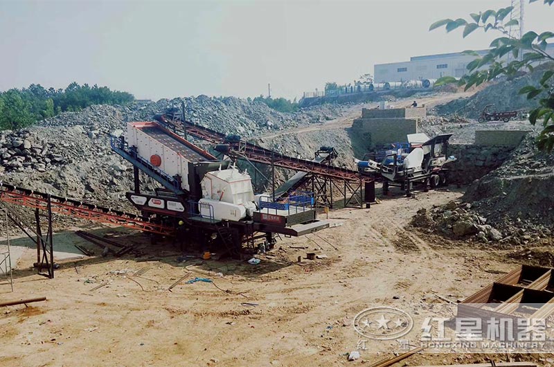 青石移動碎石機現(xiàn)場 青石移動碎石機現(xiàn)場