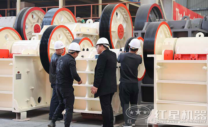 用戶來(lái)廠考察，多種設(shè)備型號(hào)讓用戶眼見(jiàn)為實(shí)