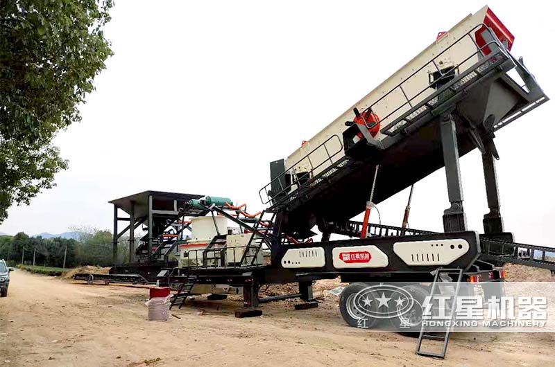 移動(dòng)式制砂機(jī)現(xiàn)場二